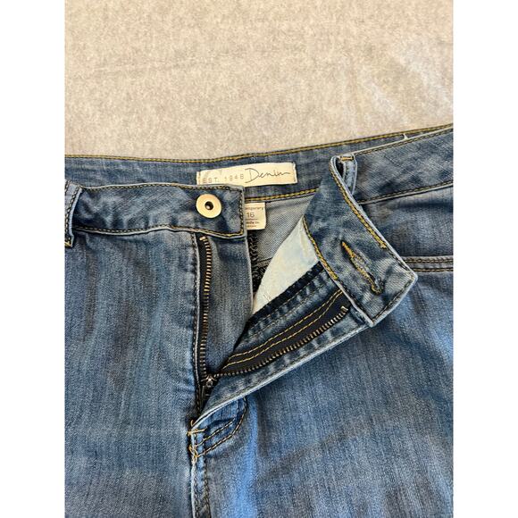 C est 1946 Denim Capri Jeans Women's size 16 Blue Medium Wash Stretchy Comfy - Picture 6 of 15